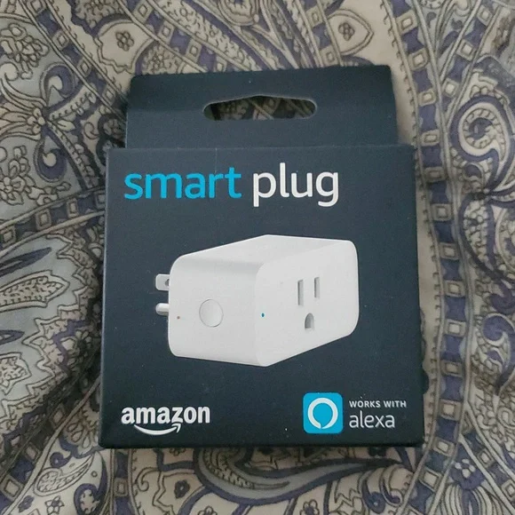 Amazon Smart Plug - Picture 2 of 4